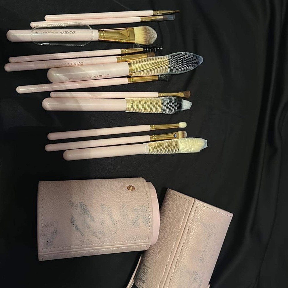 Makeup brush set